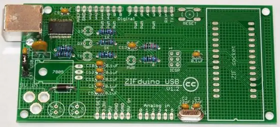 Ajouter le cristal, les capuchons et la diode