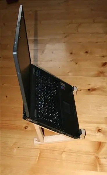 Laptop állvány (IKEA konzolok alapján): 5 lépés