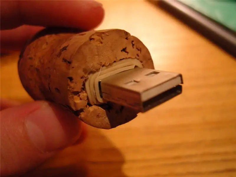 USB-ключ для шампанского