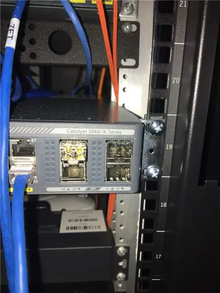 Pasang SFP Ports pada MSA dan Switch (gambar Paparan Switch sahaja)