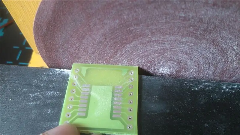 Decupați PCB-ul Decupați PCB-ul