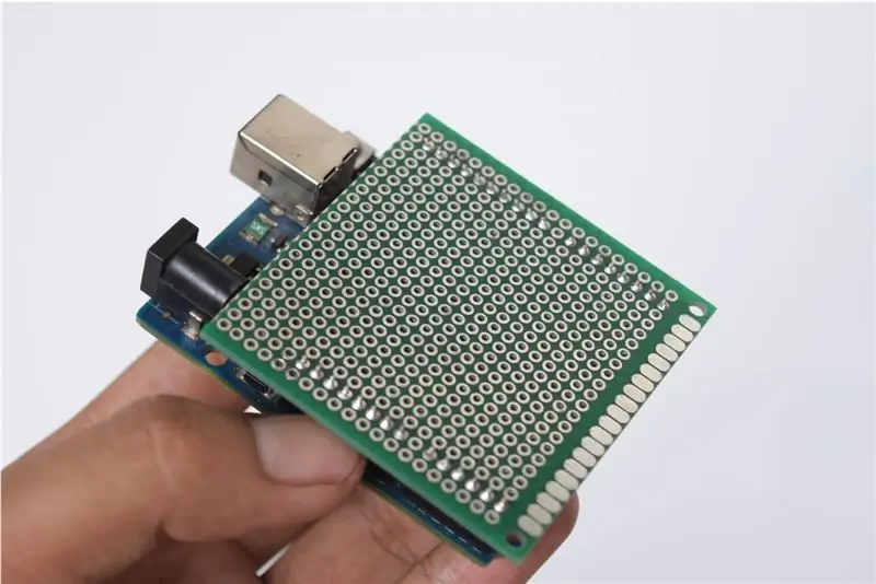 Abbina i pin dell'intestazione di uno Shield con i pin Arduino