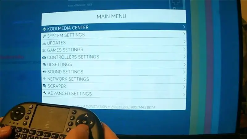 C. Instale el software Recalbox para que funcione con la configuración predeterminada