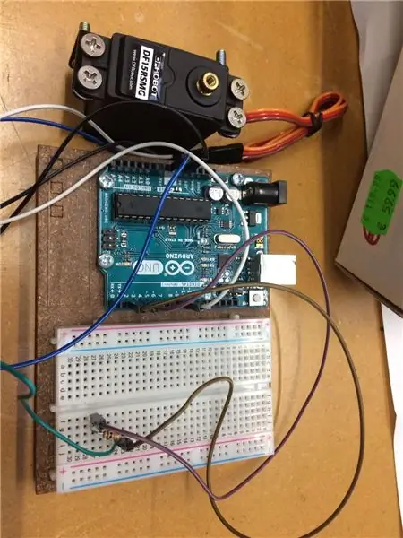 Programmering av motor og kapasitiv sensor