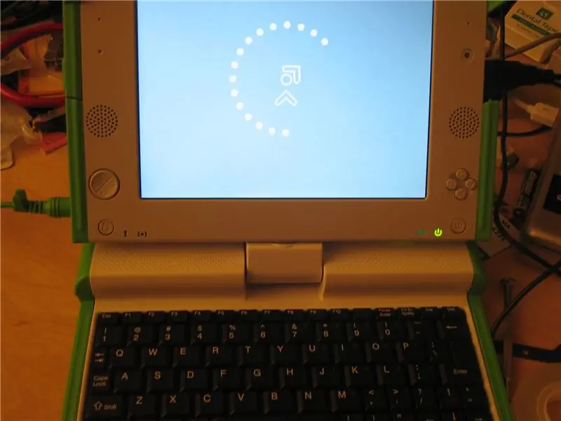 USB -klaviatuuri paigaldamine I etapi OLPC XO sülearvutisse