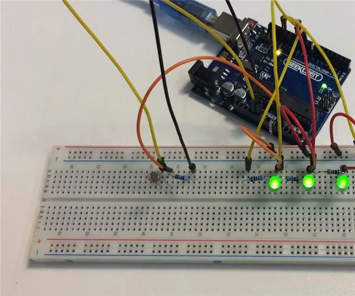 OLED Candle Light Circuit Med Fotoresistance for Intensity Control (TfCD): 4 trin (med billeder)