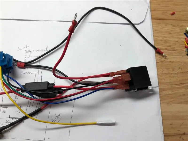 Paglipat ng Wire Battery at Protective Diode