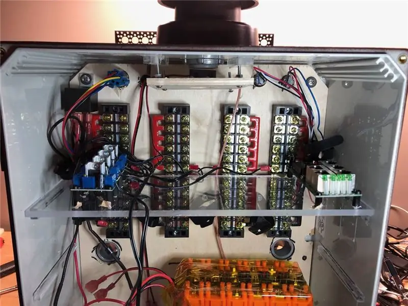 Scarico del robot e distribuzione dell'energia