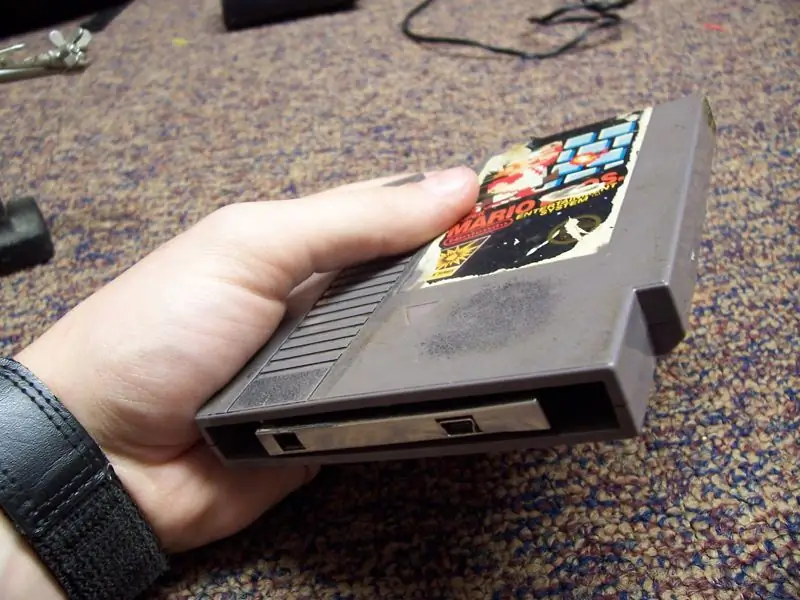 Externe Festplatte mit NES-Cartridge