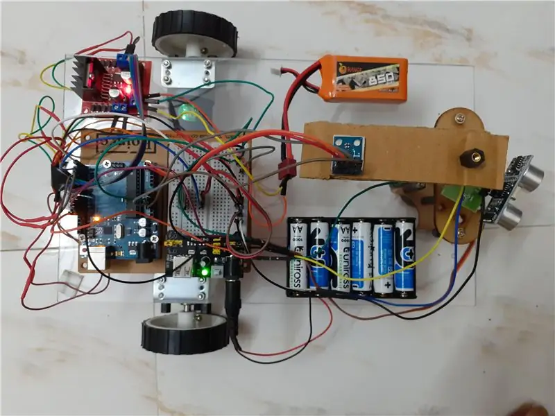 Arduino -robot met afstand, rigting en rotasiegraad (oos, wes, noord, suid) beheer deur stem met behulp van Bluetooth -module en outonome robotbeweging