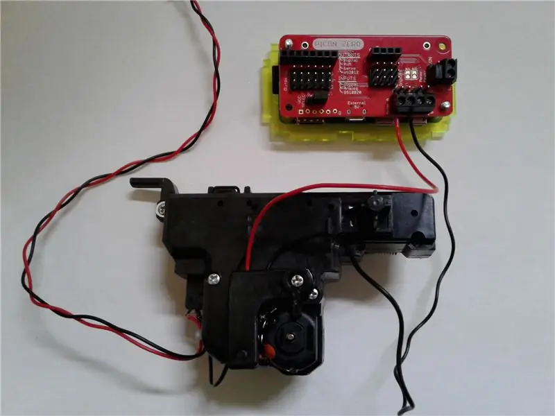 Συνδέστε το Airsoft Firing Unit Wire στη διάταξη του πίνακα Picon Zero/Raspberry Pi W