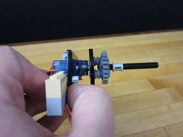 Construya el Servo Attachment