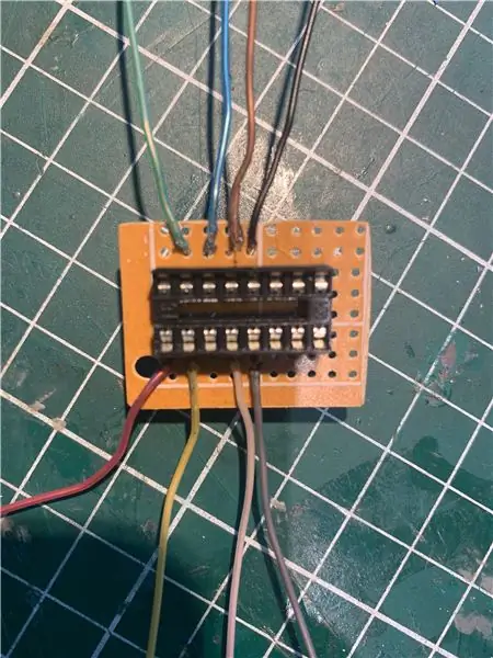 Connexions a i des del multiplexor CD4051