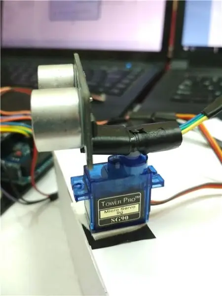 תור עבור סרוו בסיסי עם לוח Arduino