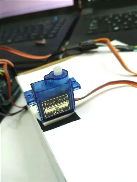 Arduino lövhəsi ilə əsas Servo üçün sıraya girin