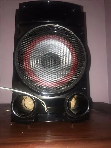 Jak správně připojit a nastavit mini HiFi policový systém (zvukový systém)