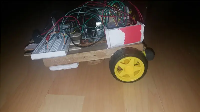 Bluetooth RC Arduino automobil