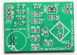 Mireu el PCB i l’esquema que es mostra a continuació