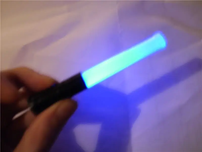 Pocket LED Light ('n bietjie soos 'n Lightsaber .. 'n bietjie nuttig): 4 stappe