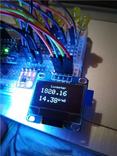 MAX44009 የብርሃን ዳሳሽ ከ OLED ጋር