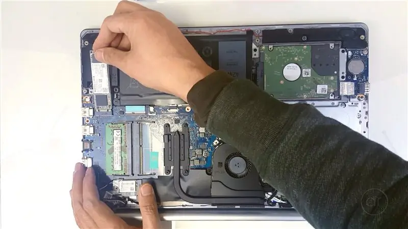 Instal·leu el disc SSD M.2