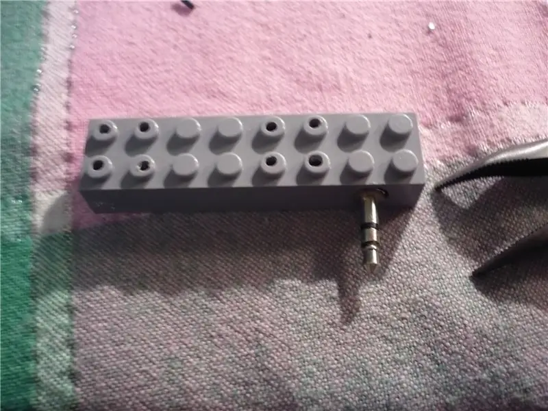 Madaling Lego IPod Speaker para sa Mas kaunti sa 2 $!: 7 Mga Hakbang