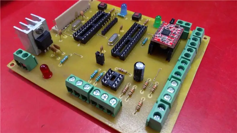 De tweede versie van het moederbord voor de DigiCon MDF-wikkelmachine