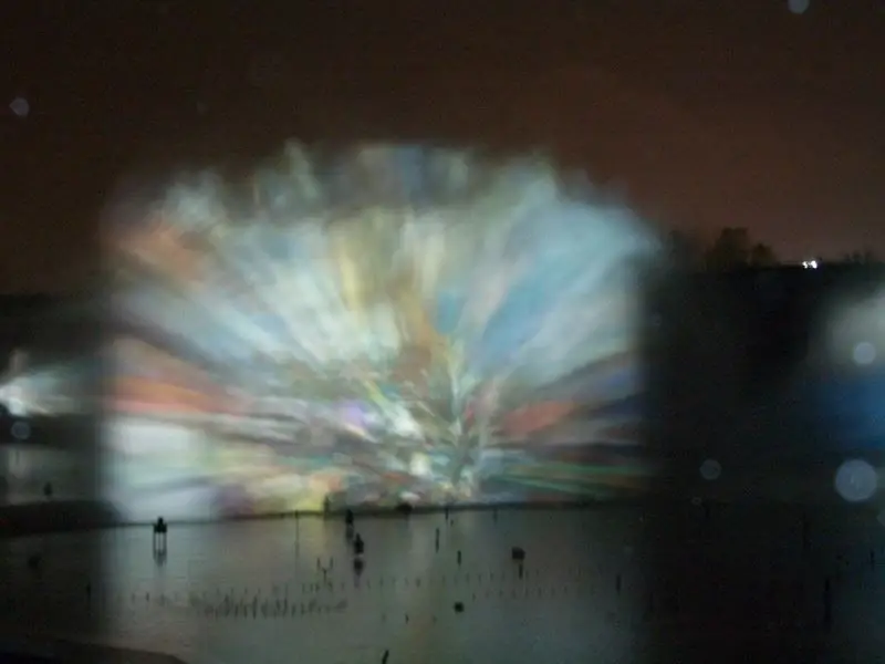 Projection Sur Un Rideau D'eau