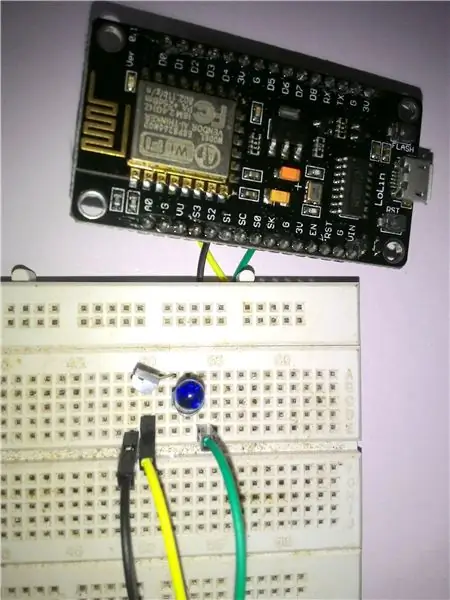 Univerzalni daljinski upravljalnik z uporabo ESP8266 (Wifi Controlled)