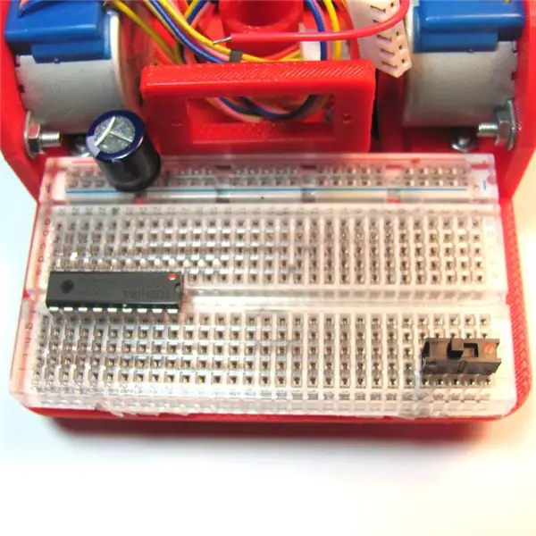 Colocação de capacitor e peça