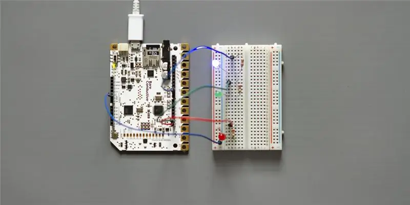 Schalten Sie es ein und berühren Sie die Elektrode