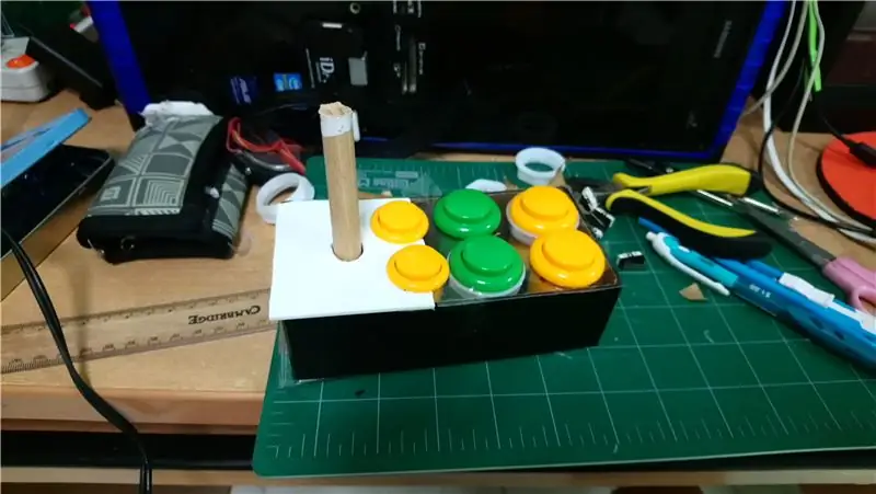 Joystick zręcznościowy DIY