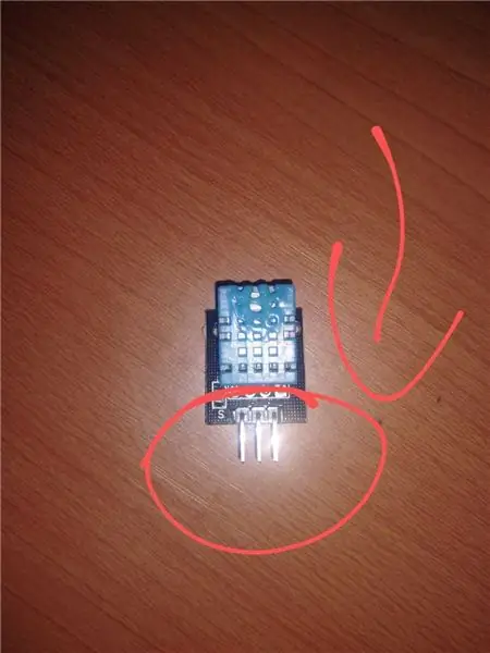 Odstraňte konektory DHT 11 a Arduino