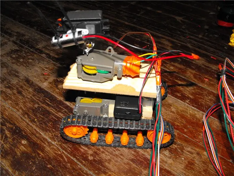 Ard-e: หุ่นยนต์ที่มี Arduino เป็นสมอง