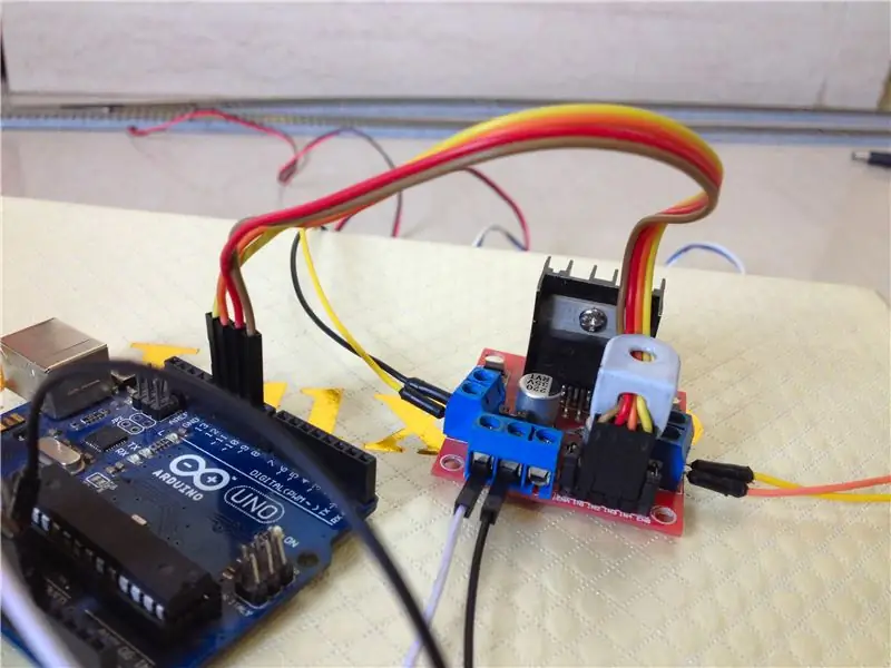 Motor Sürücüsünün Giriş Pimlərini Arduino Kartına qoşun