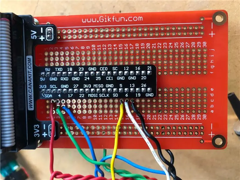 Lipiți electronica la Protoboard