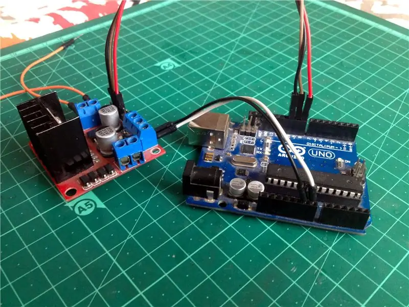 Faire les connexions de câblage au pilote de moteur