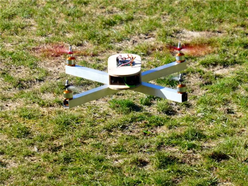 Տնական Quadcopter