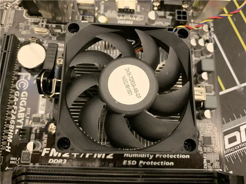 Insira sua CPU e dissipador de calor