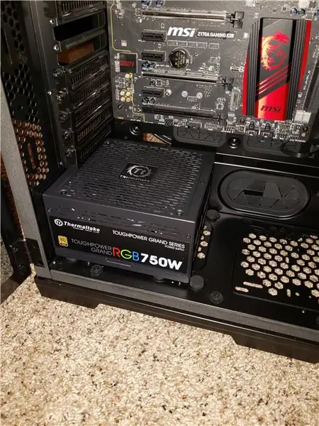 Instalowanie zasilacza (PSU)