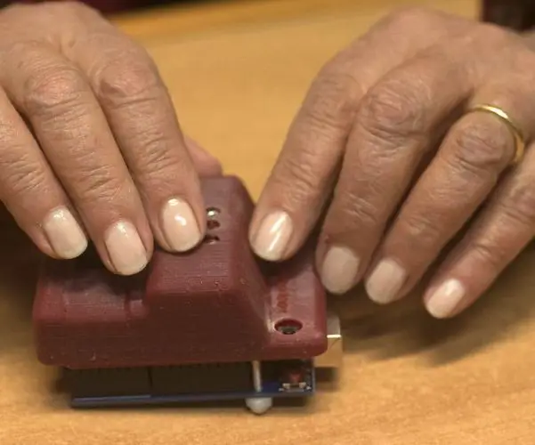 MOLBED - Modulêre goedkoop braille elektroniese skerm: 5 stappe (met foto's)