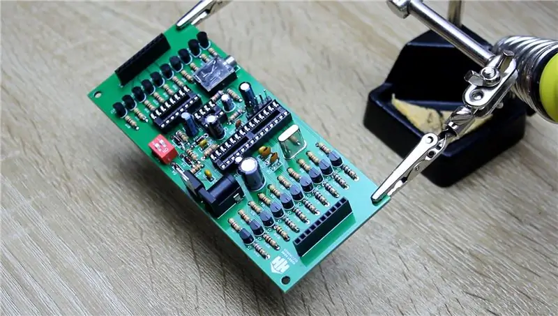 Instal·lació de components de ràdio al PCB de control