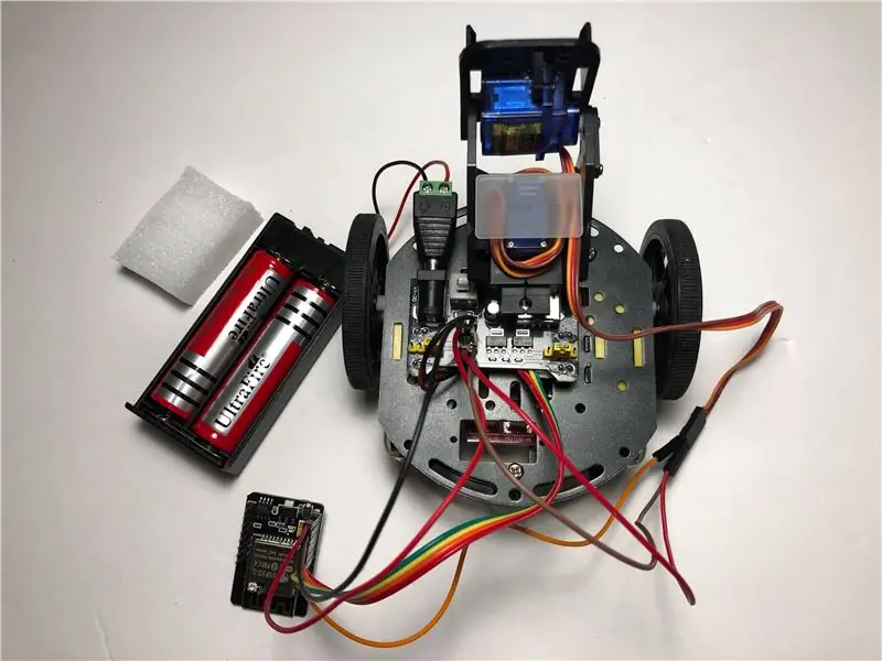 Cablaggio finale e assemblaggio del robot