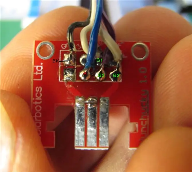 Prepare o cabo fita e a solda para as almofadas do PCB do console e para a PCB breakout