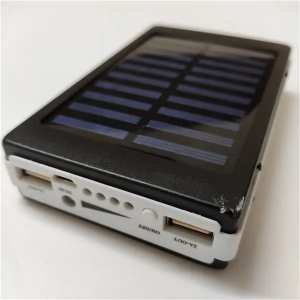 Solar Power Bank folosind baterii vechi pentru laptop