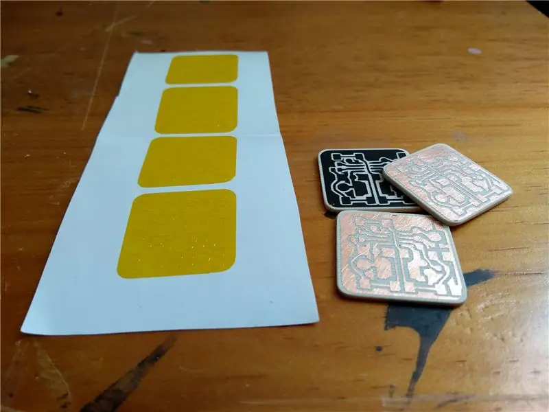 Menerapkan Stiker Kapton Soldermask