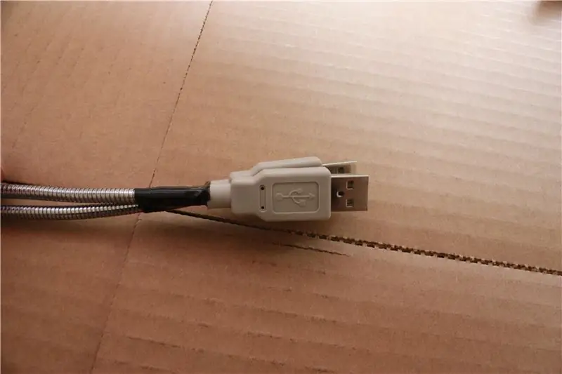 Bandați conexiuni USB la bază