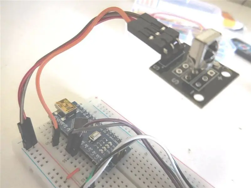 הוסף את מקלט האינפרא אדום וחבר אותו ל- Arduino