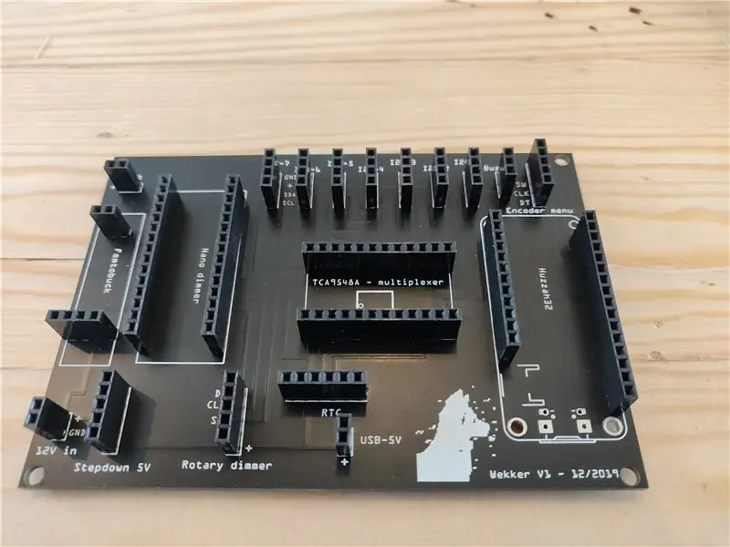 Պատվերով PCB Fritzing + Schematic- ով