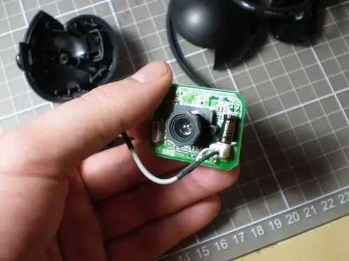 Fabriquez un microscope USB simple et sans objectif pour moins de 15 $